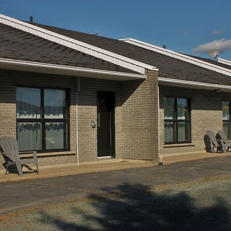 Motel Du Canton Valcourt 外观 照片