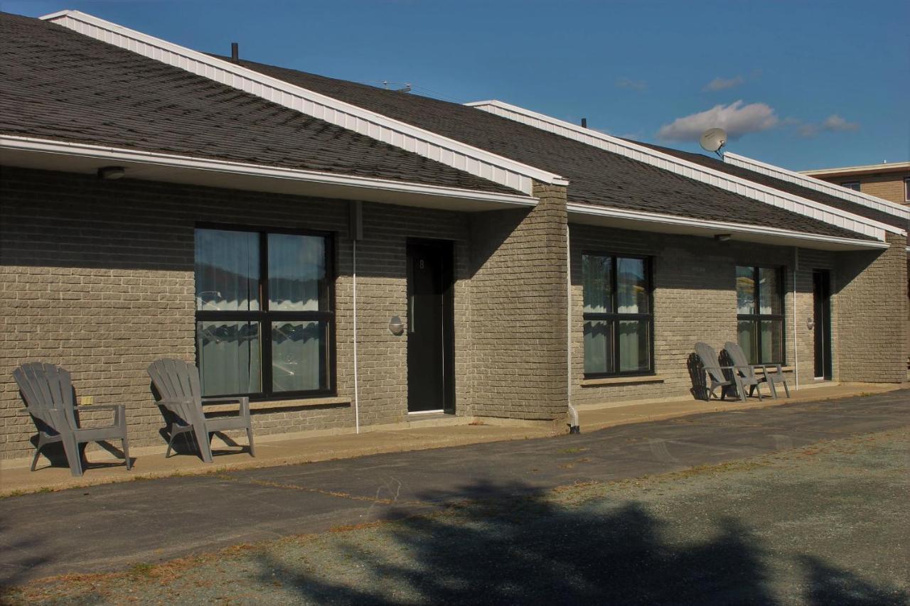 Motel Du Canton Valcourt 外观 照片
