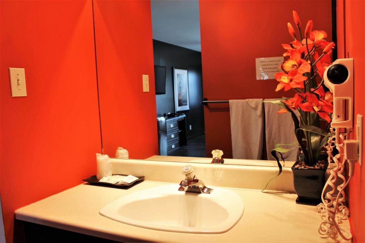 Motel Du Canton Valcourt 外观 照片