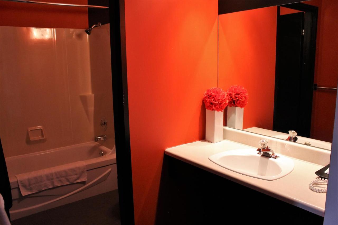 Motel Du Canton Valcourt 外观 照片
