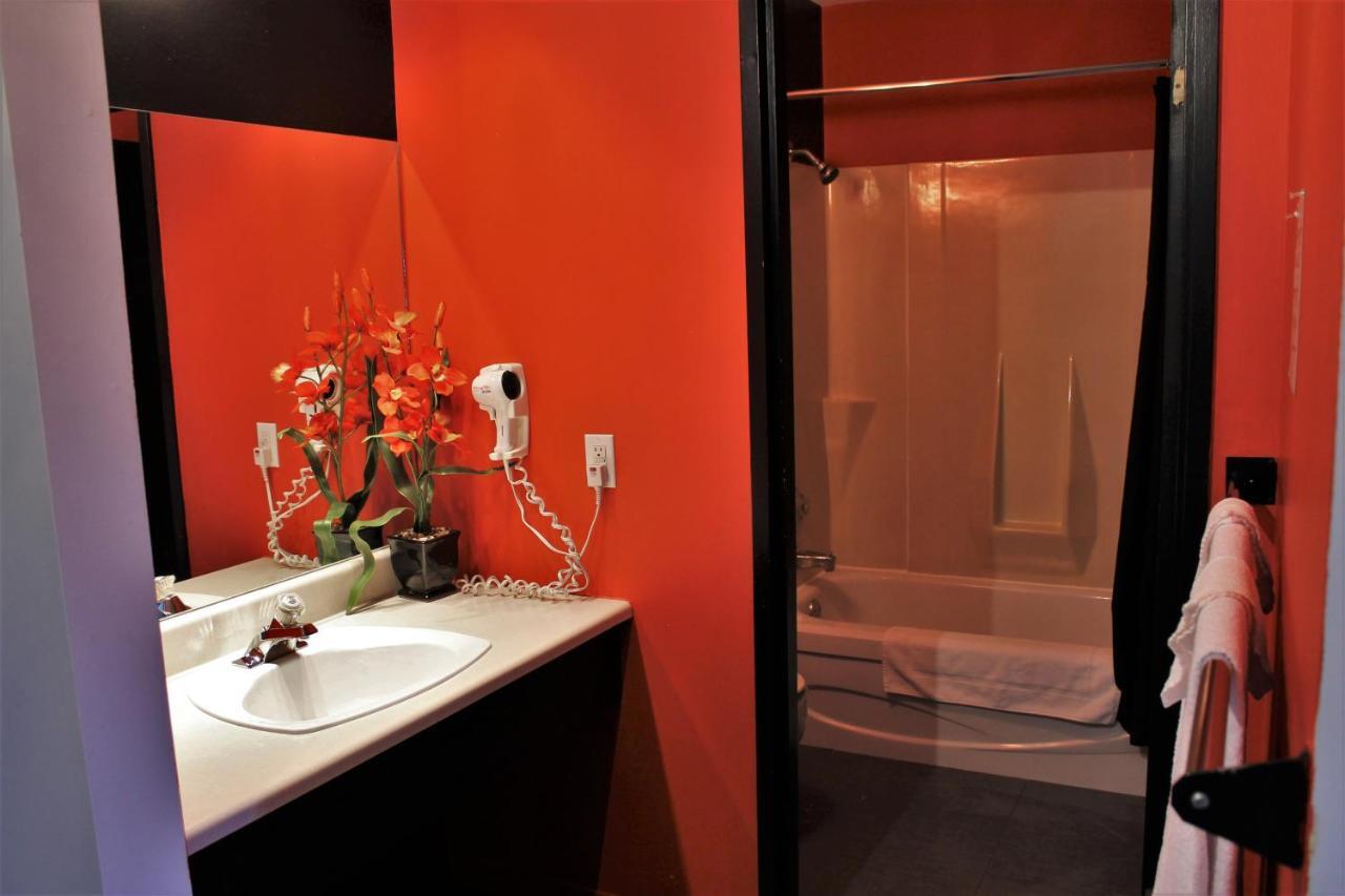 Motel Du Canton Valcourt 外观 照片
